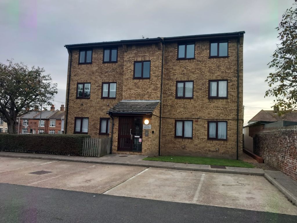 Property photo 1 of 8 Photo 2