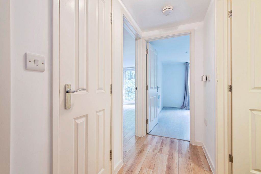 Property photo 2 of 17 Hallway