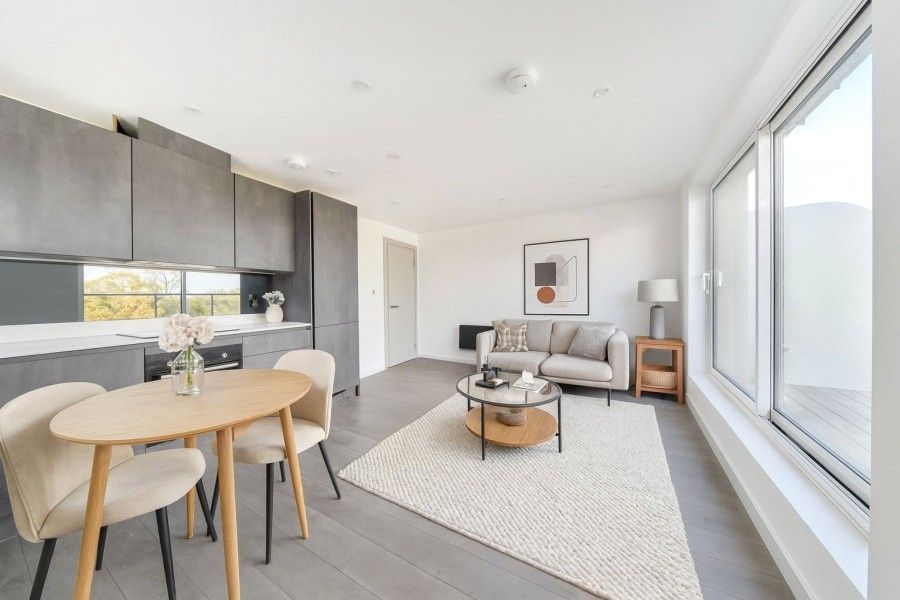 Property photo 2 of 8