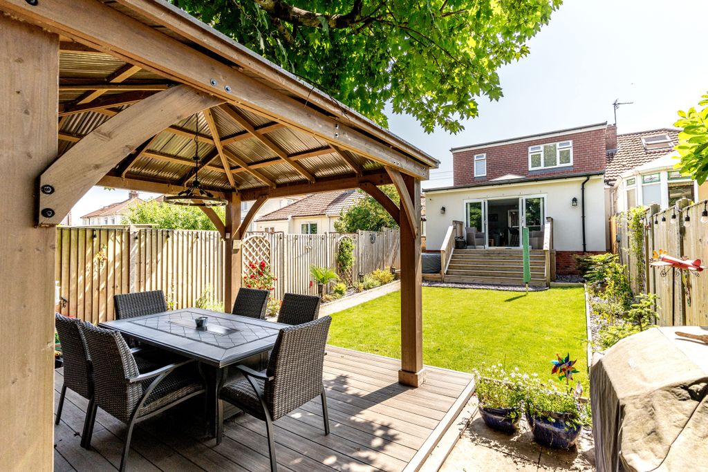 Property photo 3 of 17 3