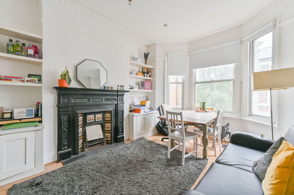 Property photo 2 of 7