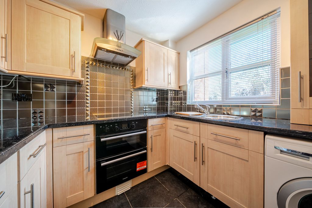 Property photo 2 of 22 1422403-21-69A6c0...