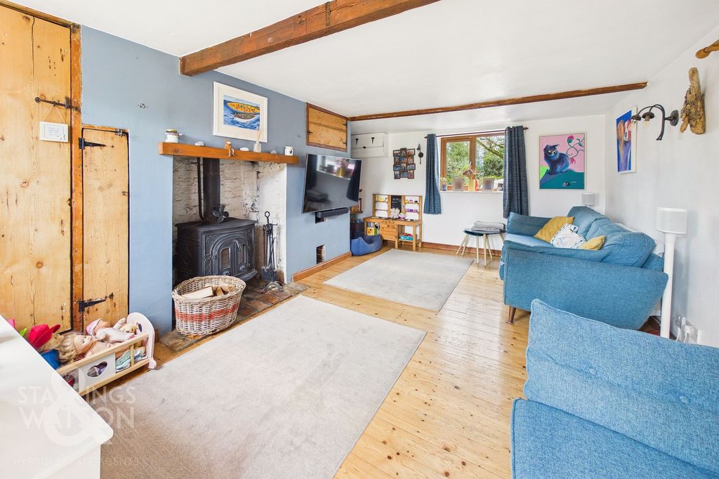 Property photo 2 of 28