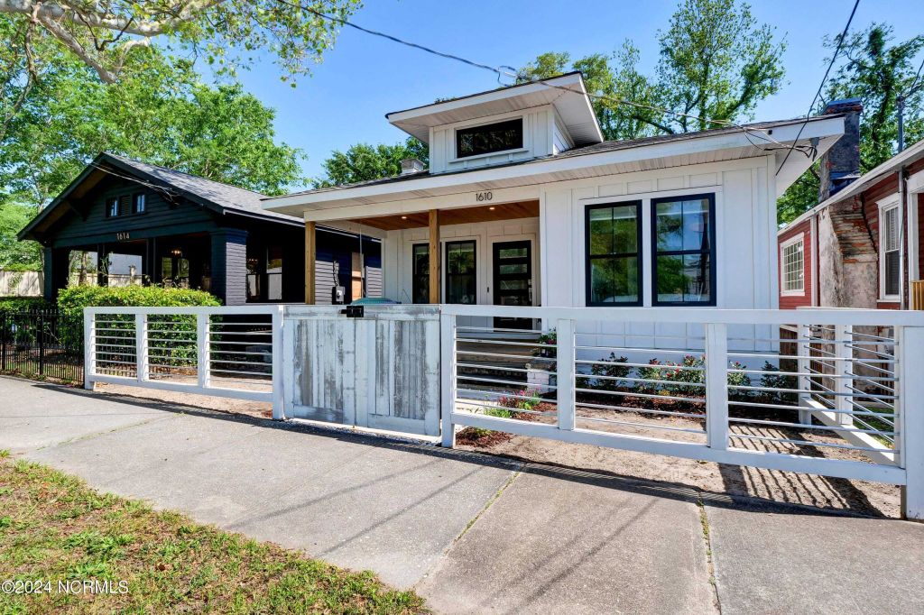 Property photo 1 of 31