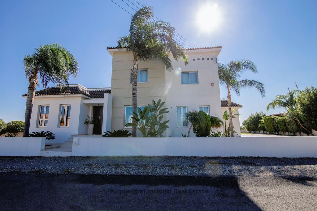 Property photo 1 of 61