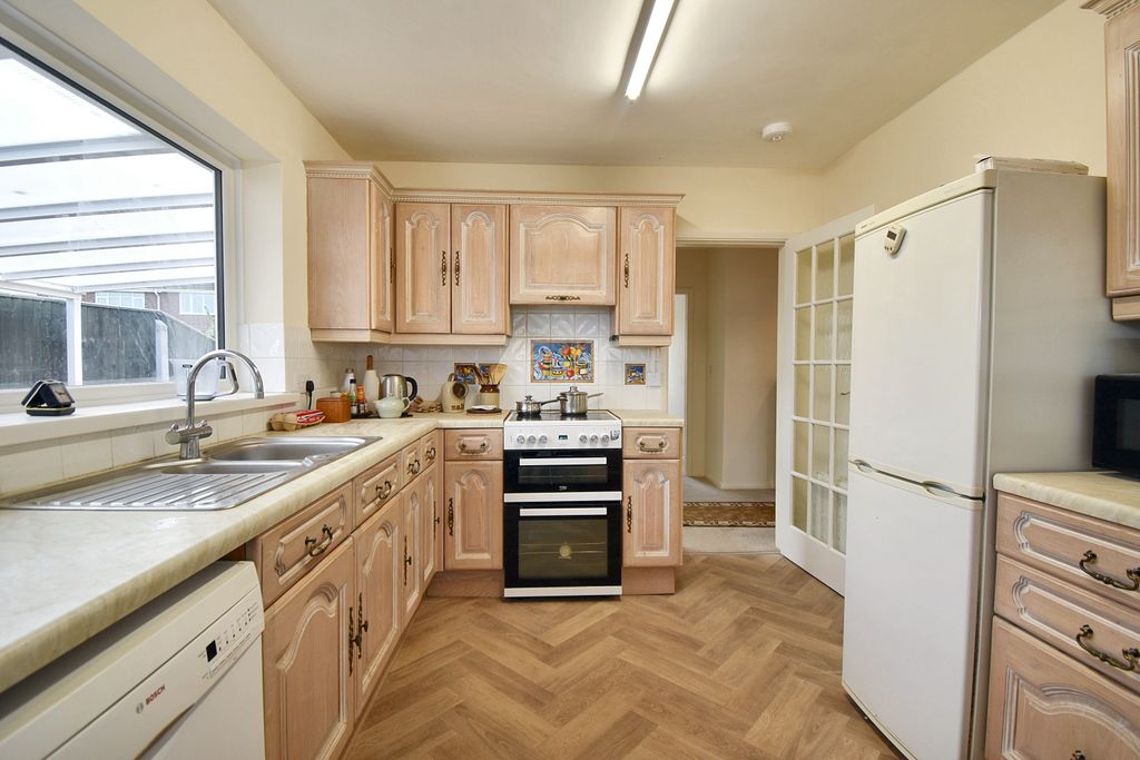 Property photo 3 of 19