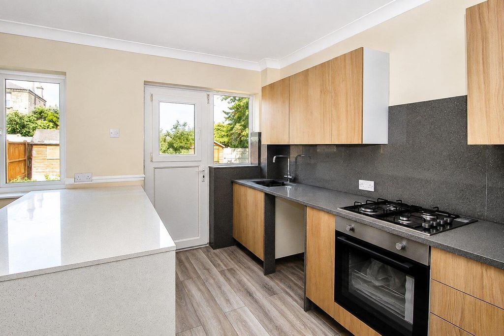 Property photo 3 of 10 Kitchen/Diner