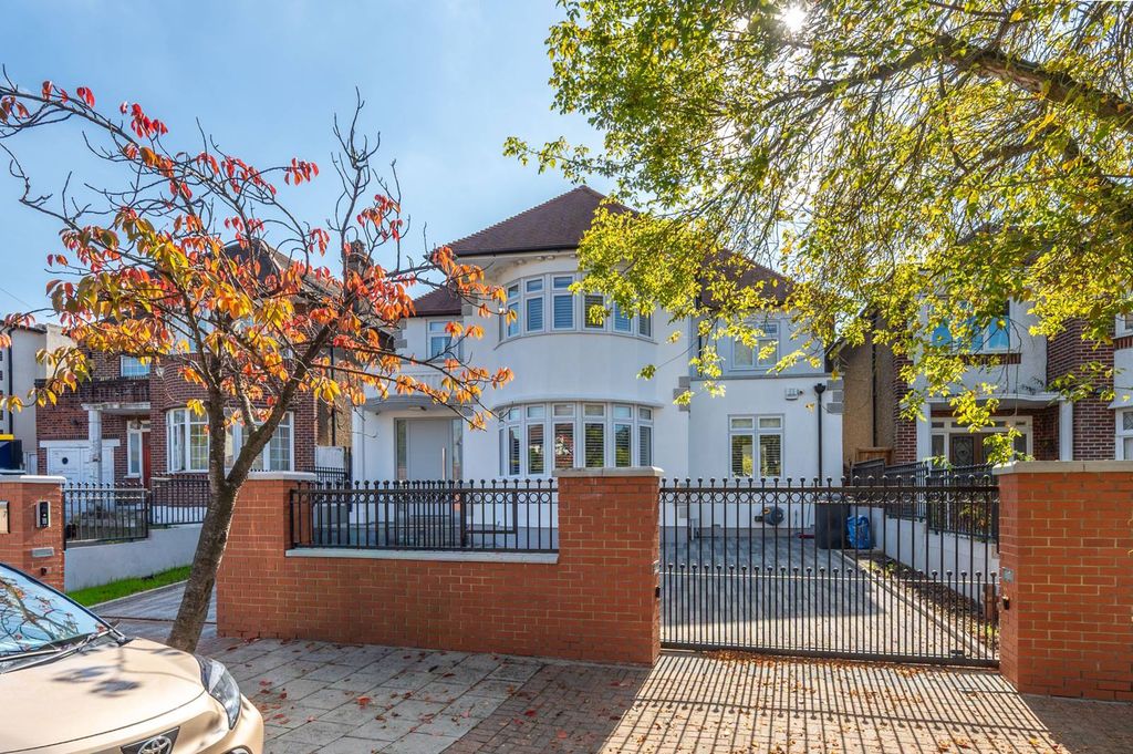 Property photo 2 of 29