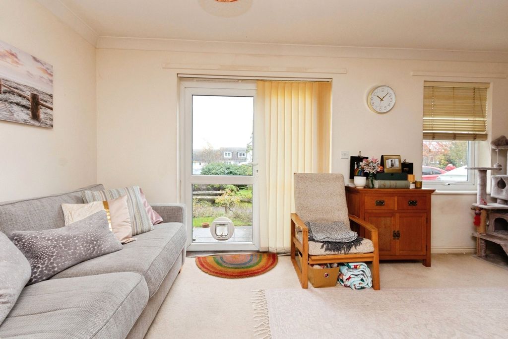 Property photo 2 of 17 Photo