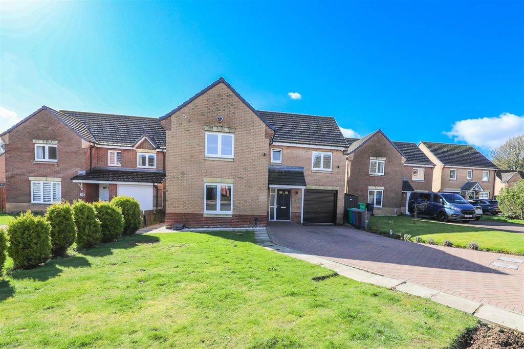 Property photo 3 of 26 B