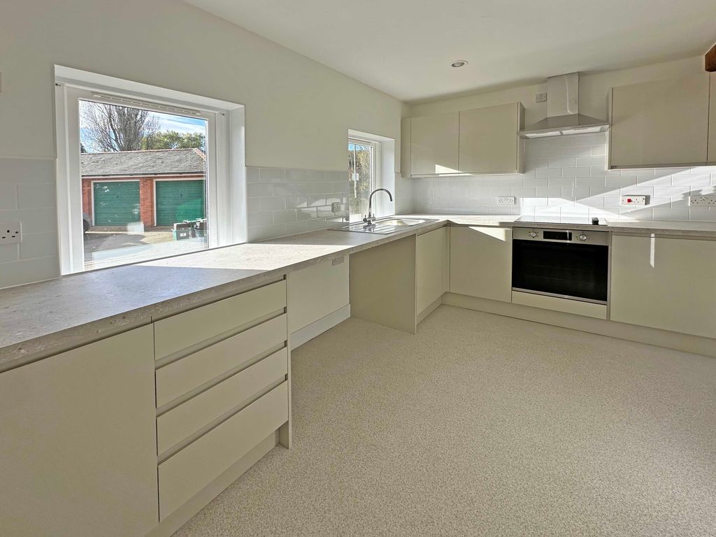 Property photo 3 of 16