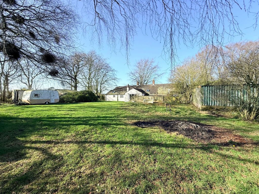 Property photo 2 of 23