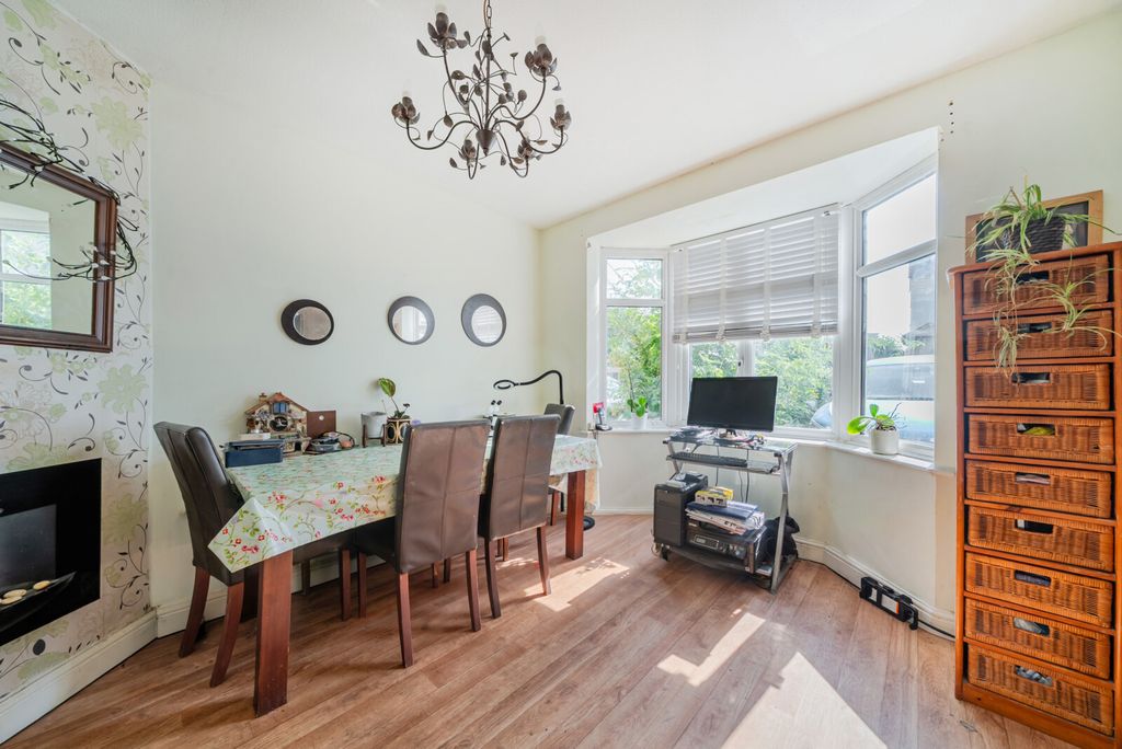 Property photo 3 of 12 Dining Room