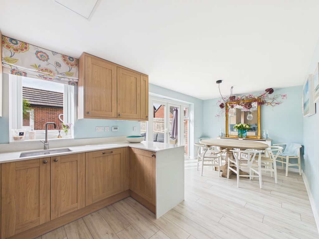 Property photo 2 of 17 Kitchen/Diner