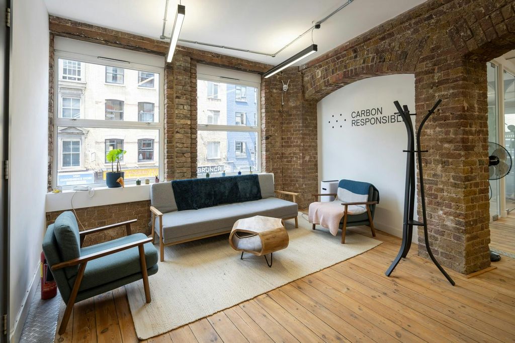 Property photo 3 of 12 Reception Area