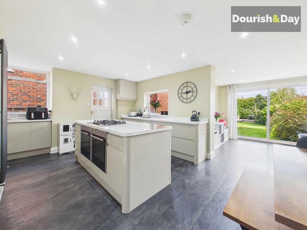 Property photo 2 of 24