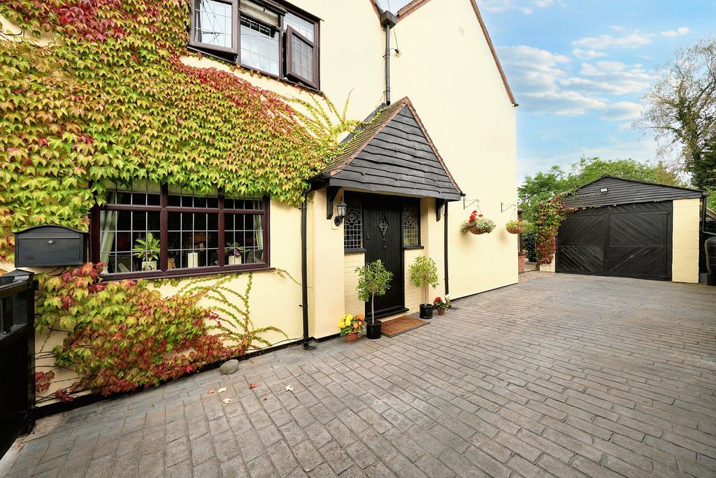 Property photo 3 of 49