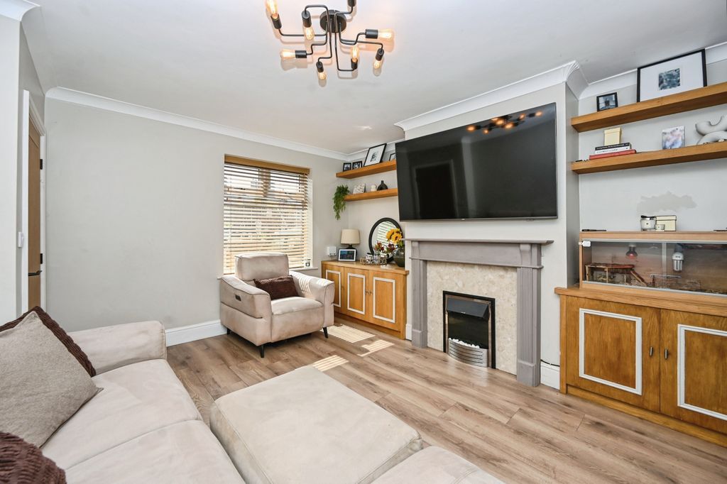 Property photo 2 of 15