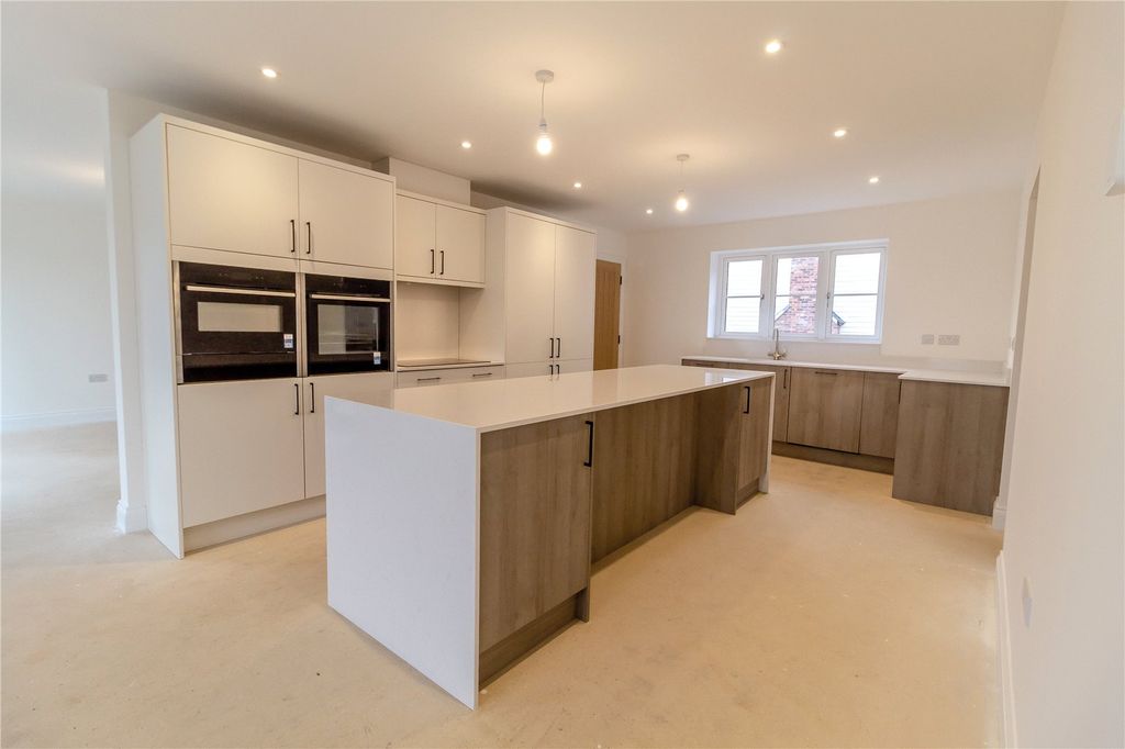 Property photo 2 of 26 Picture No. 09