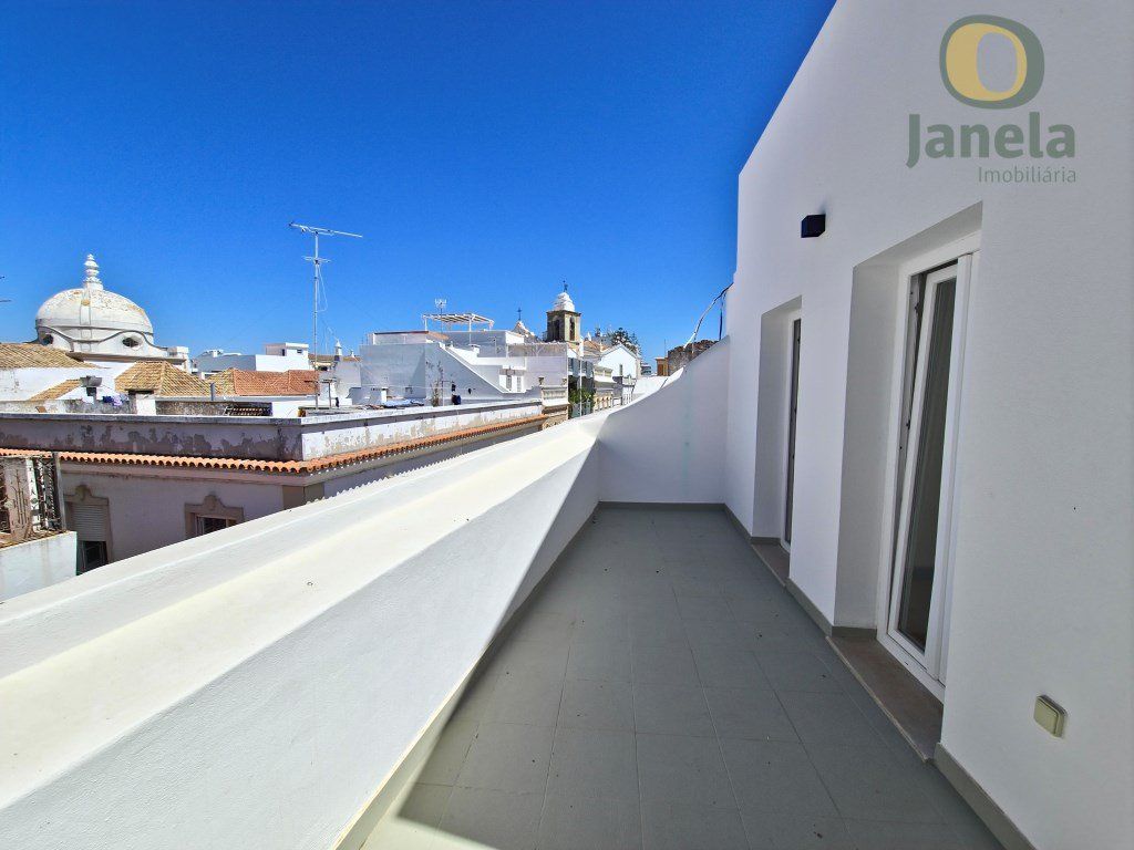 Property photo 1 of 36 Fantastic Building With Commercial And Residential Valence, In The Heart Of Olhão