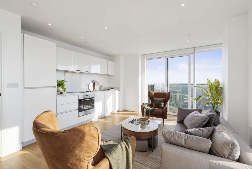 Property photo 2 of 13 3