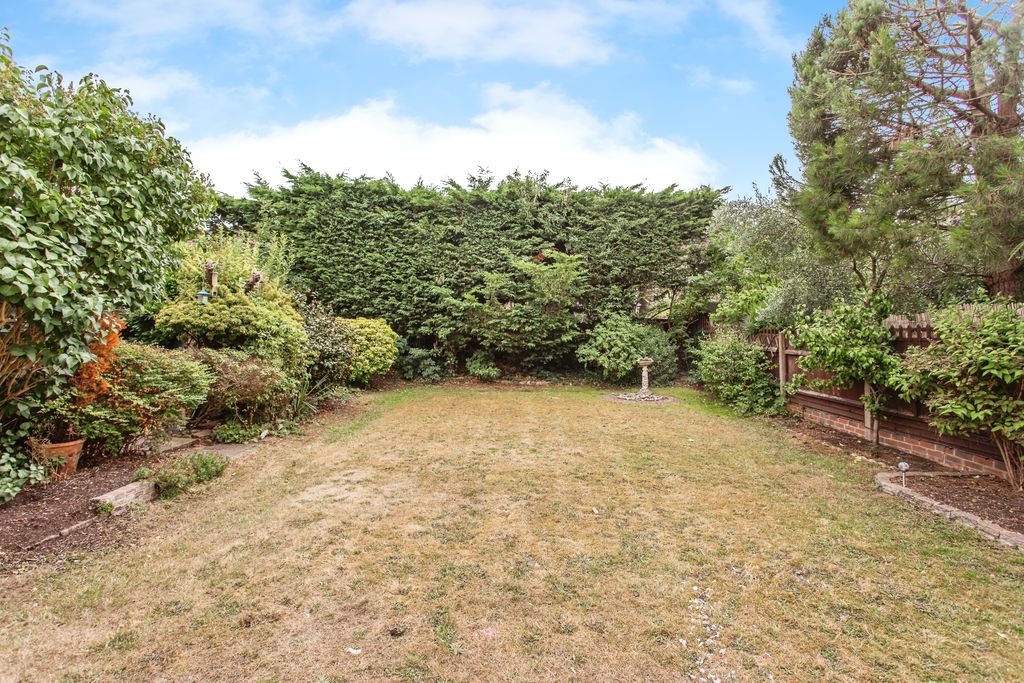Property photo 2 of 20 Garden