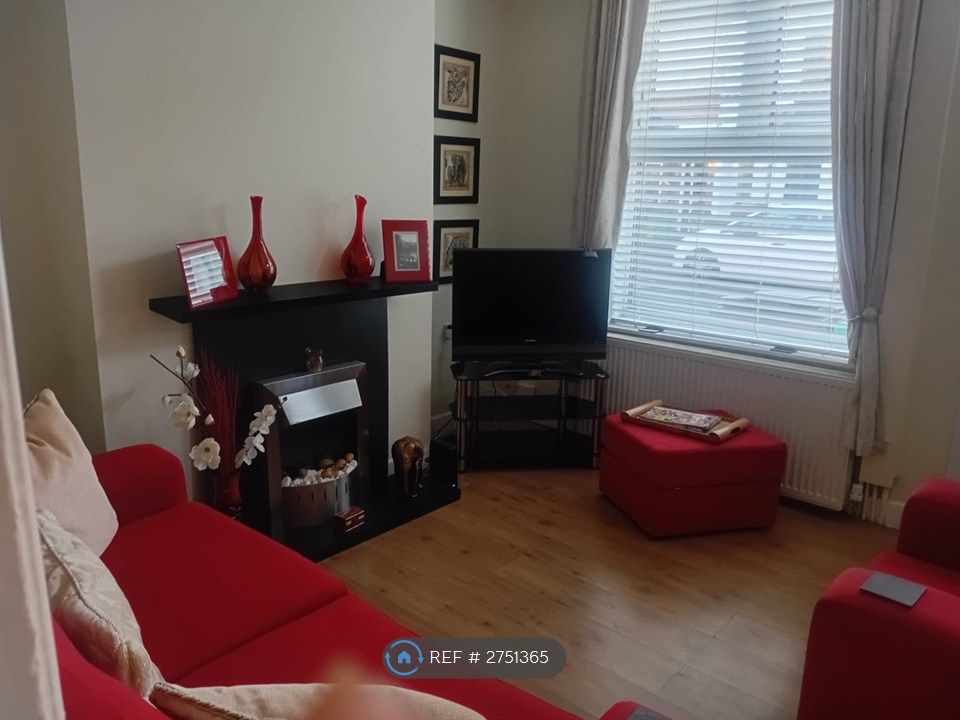 Property photo 3 of 8