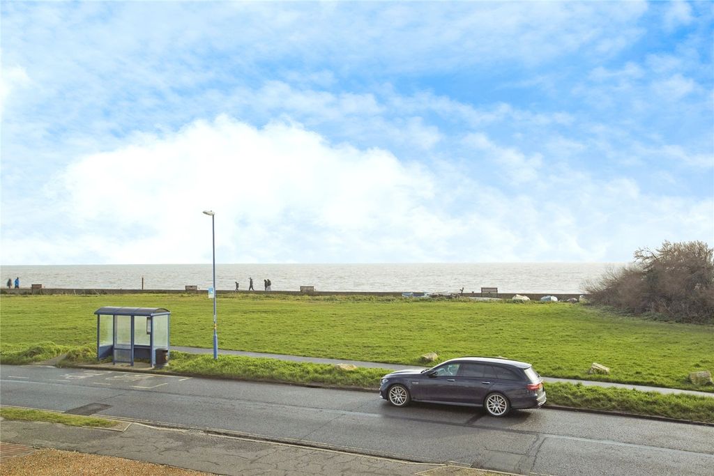 Property photo 2 of 22 Picture No. 05