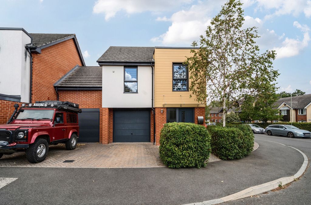 Property photo 1 of 12 1510206-2-1A01Ef7...