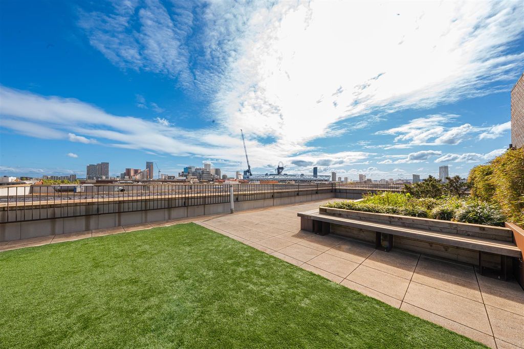 Property photo 2 of 15 Lanthorn Court-16.Jpg