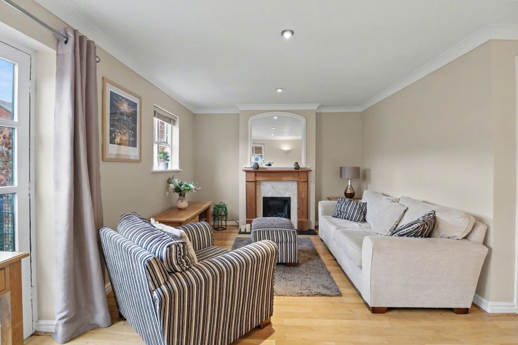 Property photo 1 of 17 Img_9290