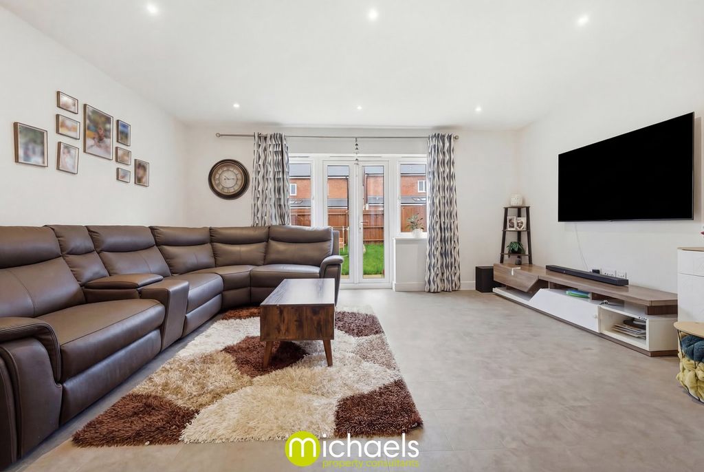 Property photo 3 of 19