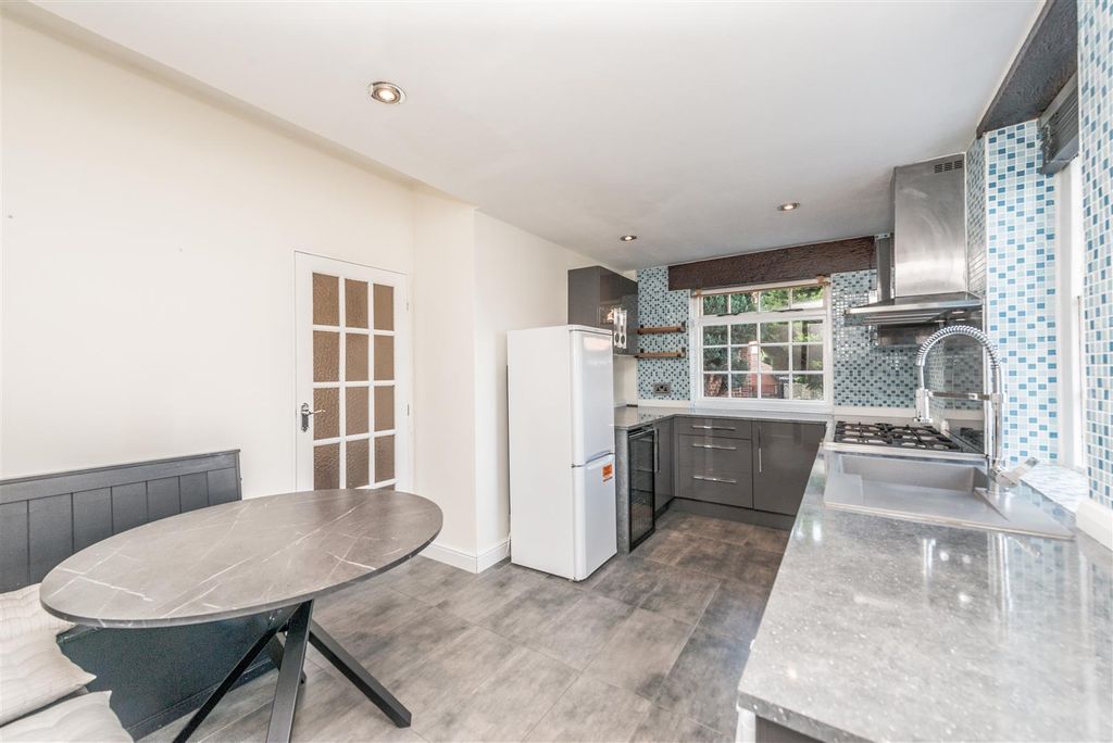 Property photo 3 of 29 Fitted Dining Kitchen: