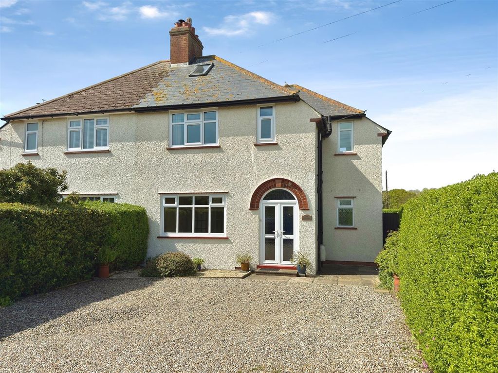 Property photo 1 of 19 Station Road (3).Jpg