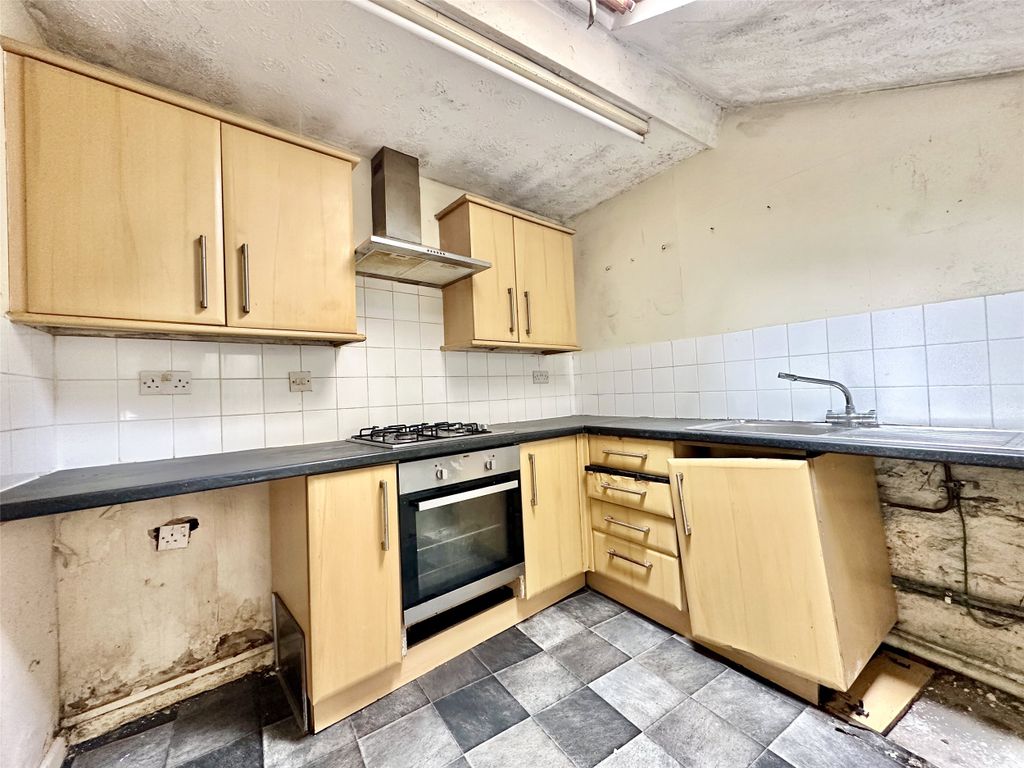 Property photo 3 of 14 3 - Picture No. 04
