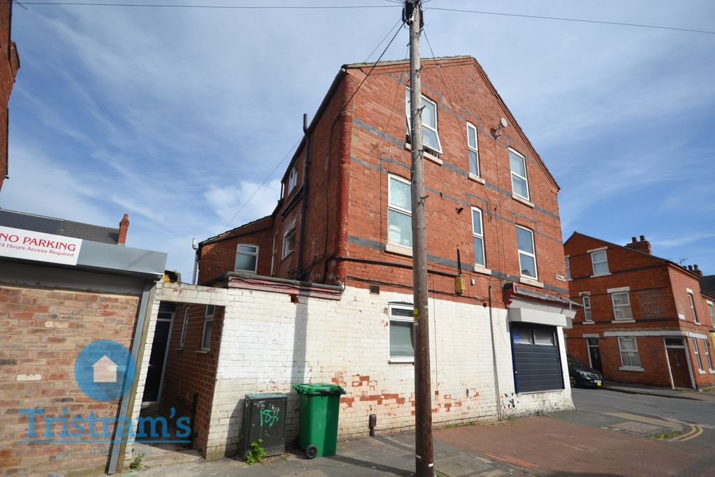 Property photo 1 of 6