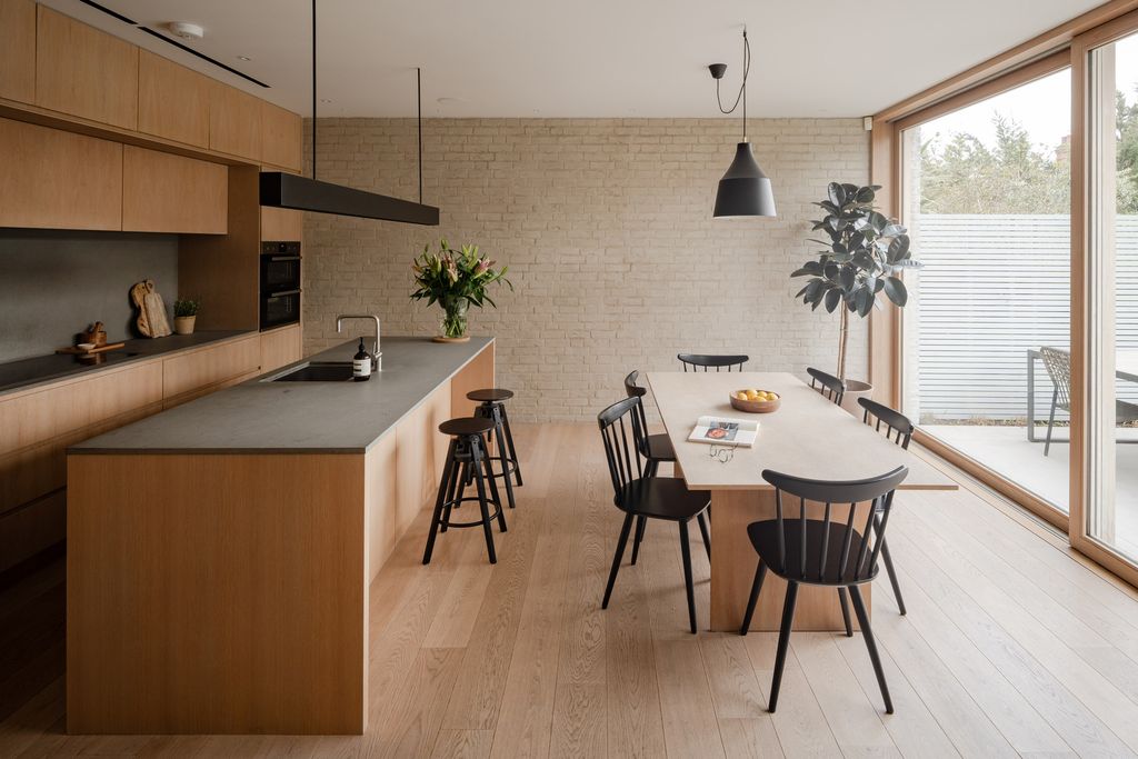 Property photo 1 of 27 329811 - Dollis Hill Avenue, London Nw2 - High Res-01144.Jpg