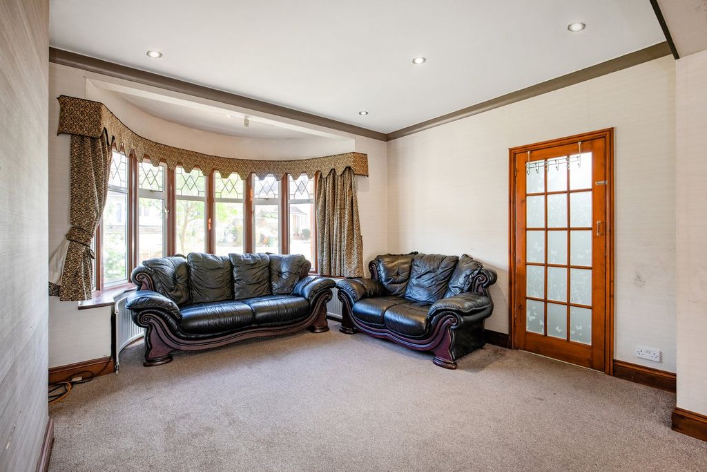 Property photo 2 of 22