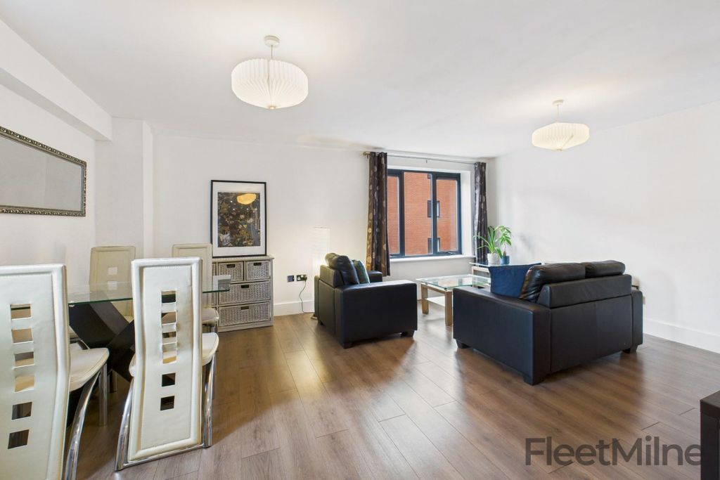 Property photo 1 of 10 Living/Dining Room