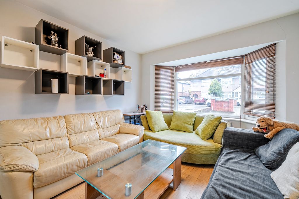 Property photo 3 of 19 Photo 3