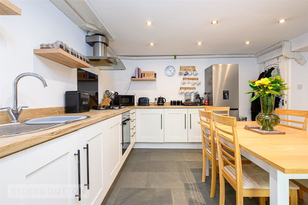 Property photo 2 of 19 Kitchen Diner