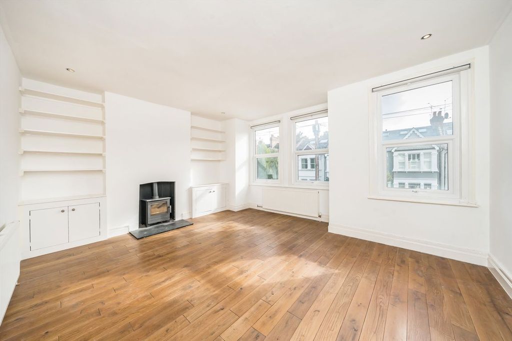 Property photo 2 of 8