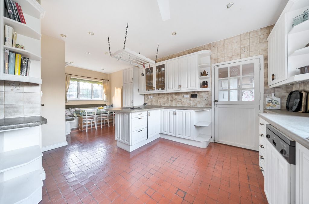 Property photo 2 of 15 1422095-5-69A1F53...