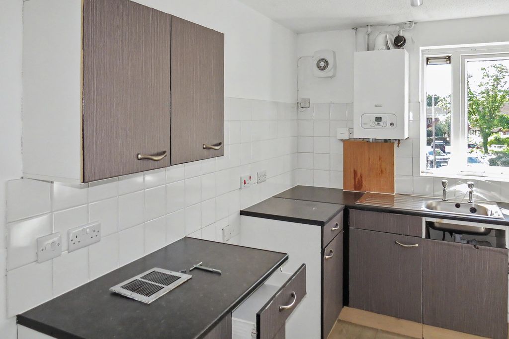 Property photo 3 of 13 57 Goldburn Close, Ingol, Preston, Lancashire, Pr2 7Ae