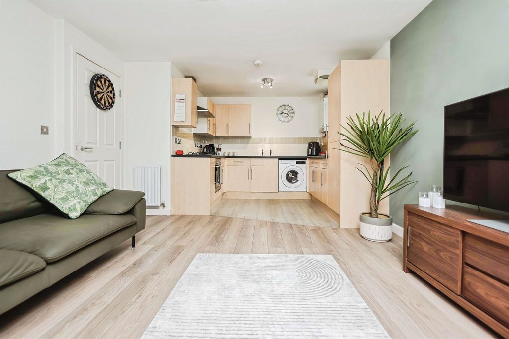 Property photo 2 of 13