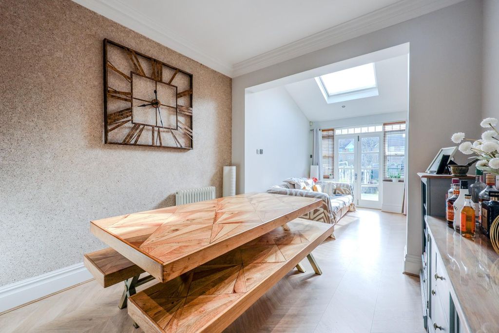 Property photo 2 of 30