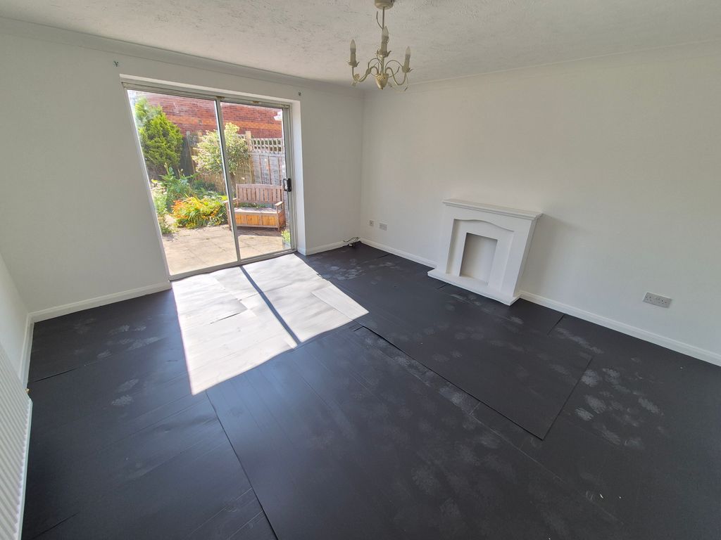 Property photo 3 of 12 Bathroom