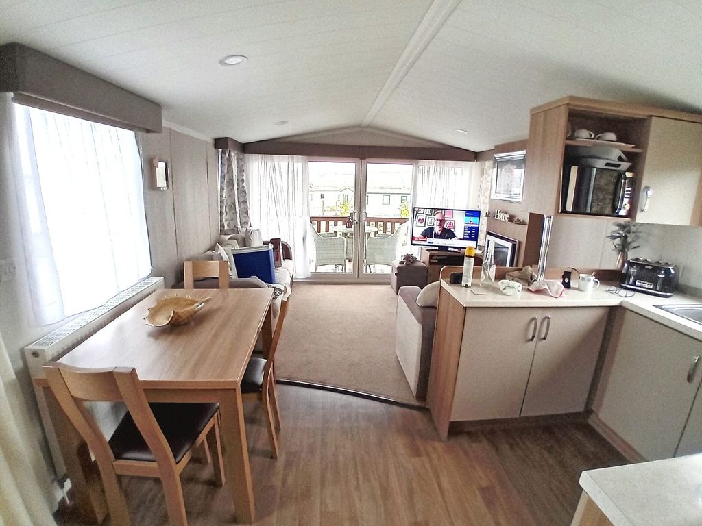 Property photo 3 of 6 Kitchen To Decking.Jpg