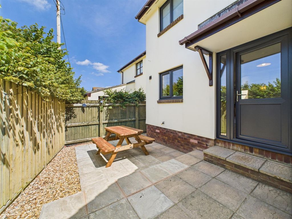 Property photo 3 of 13 Cam02742G0-Pr0032-Still008.Jpg
