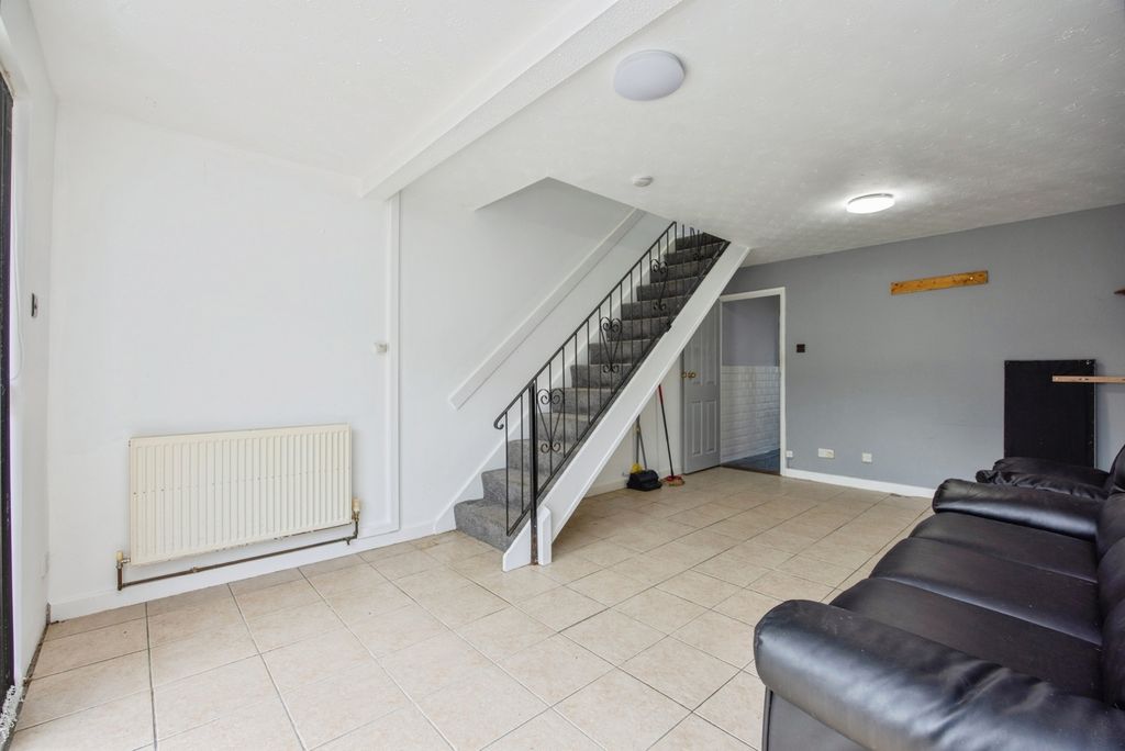Property photo 3 of 17 Photo